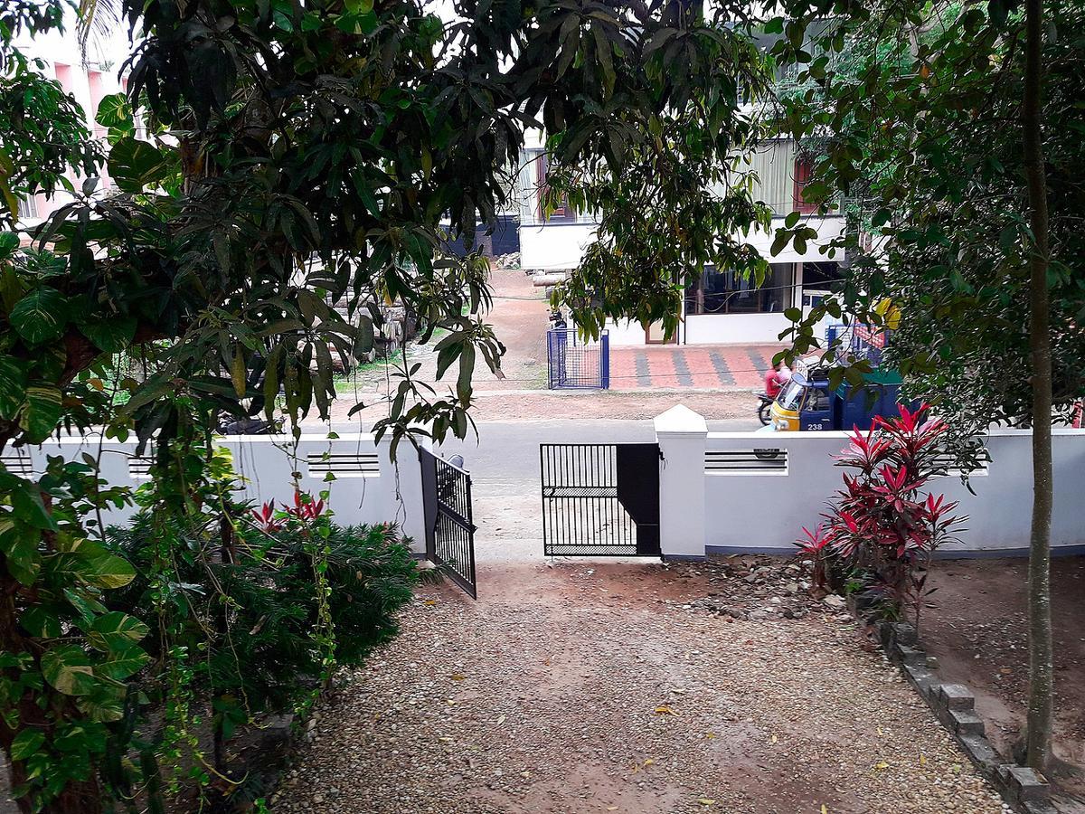 Aham Yoga Nest Acomodação com café da manhã Alappuzha Exterior foto
